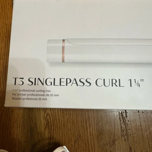 T3 SinglePass Curl 1 1/4” Professionsl Curling Iron - Picture 7 of 9